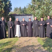 Francja: Przełożeni wspólnot tradycyjnych proszą biskupów o wsparcie