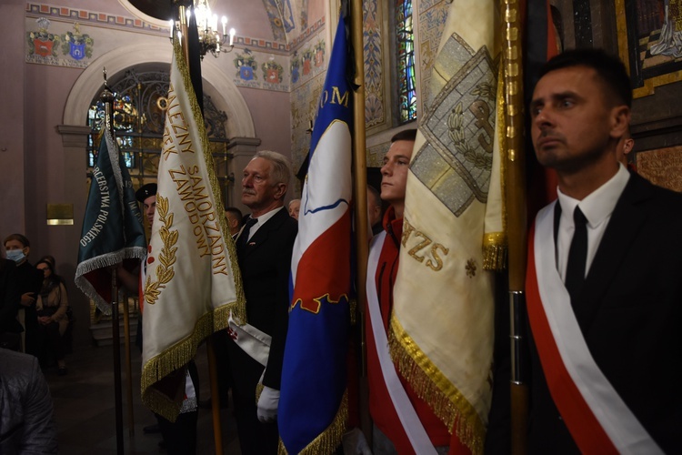 Płock. Pogrzeb Mariusza Bieńka - starosty płockiego. Cz. 2