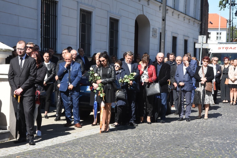 Płock. Pogrzeb Mariusza Bieńka - starosty płockiego. Cz. 2