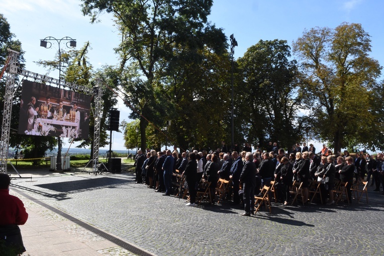 Płock. Pogrzeb Mariusza Bieńka - starosty płockiego. Cz. 2