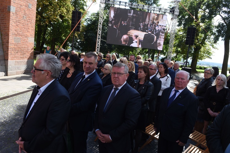 Płock. Pogrzeb Mariusza Bieńka - starosty płockiego. Cz. 2