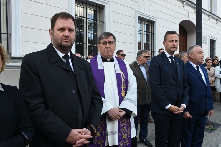 Płock. Pogrzeb Mariusza Bieńka - starosty płockiego. Cz. 2