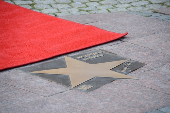 Krystyna Prońko w Alei Gwiazd Festiwalu Polskiej Piosenki