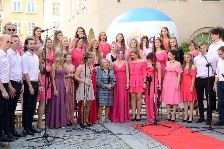 Krystyna Prońko w Alei Gwiazd Festiwalu Polskiej Piosenki