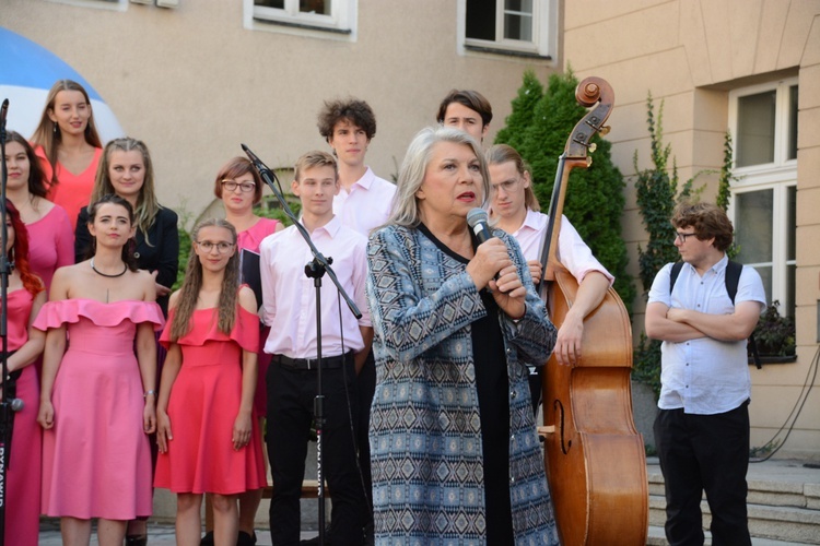 Krystyna Prońko w Alei Gwiazd Festiwalu Polskiej Piosenki