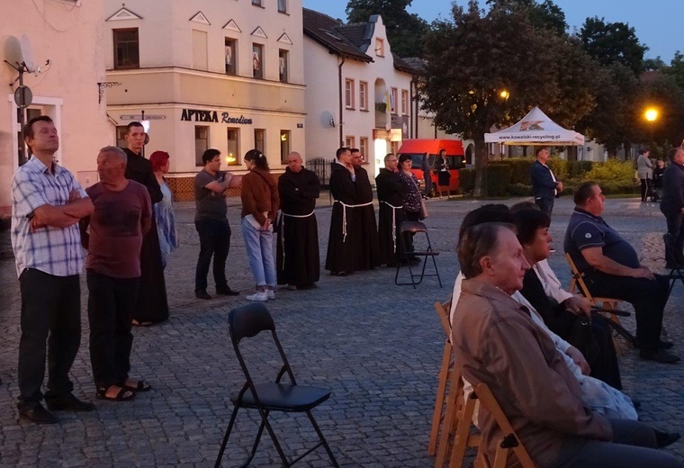 Czuwanie w przededniu koronacji obrazu