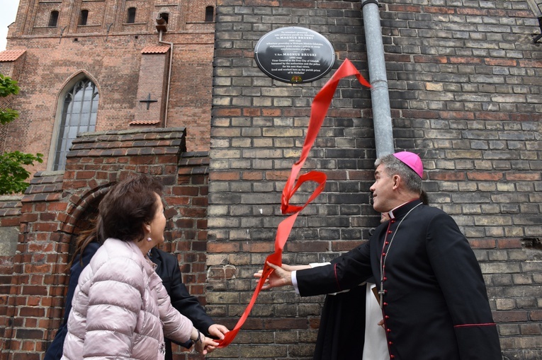 Tablica ku pamięci ks. Magnusa Bruskiego