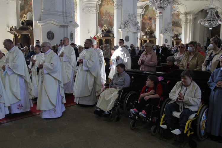 Krzeszów. Osoby niepełnosprawne u Matki