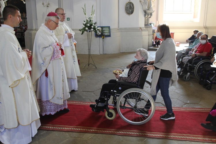 Krzeszów. Osoby niepełnosprawne u Matki