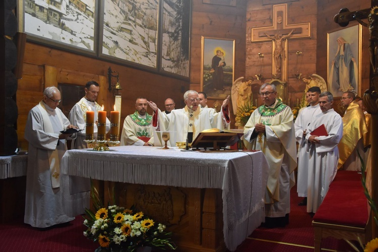 Konsekracja kościoła św. Antoniego Padewskiego w Brzegach 