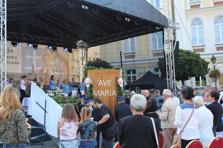 Matka Boża Pocieszenia już w domu