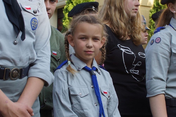 Odsłonięcie pomnika i wręczenie tytułu "Młody Aktywny Strzegomianin"