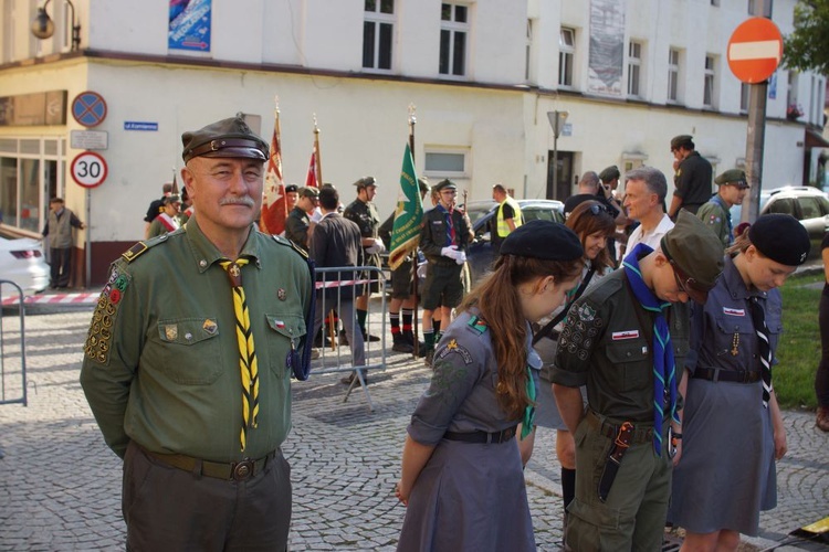 Odsłonięcie pomnika i wręczenie tytułu "Młody Aktywny Strzegomianin"