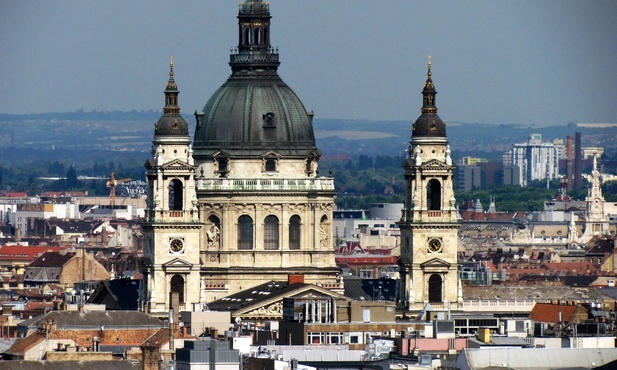 Budapeszt: przewodniczący episkopatu powitał Ojca Świętego w bazylice św. Stefana