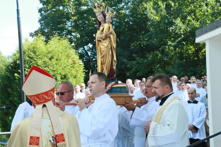 Uroczystości w Wąwolnicy