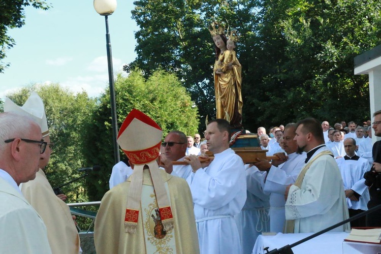 Uroczystości w Wąwolnicy