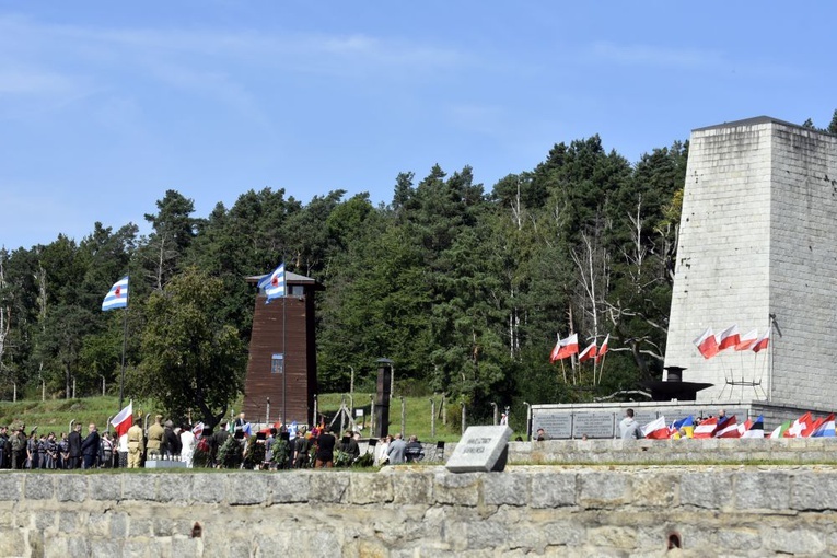 Modlitwa za ofiary wojny w Rogoźnicy