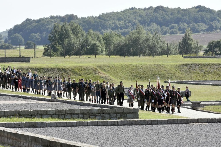 Modlitwa za ofiary wojny w Rogoźnicy