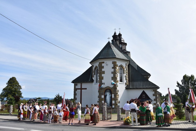 Parafialne dożynki w Miętustwie 