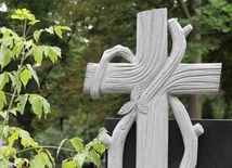 Cmentarny krzyż.