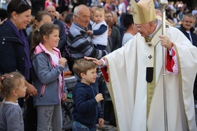 Abp Jędraszewski: Otwórzmy się na Bożą wizję małżeństwa i rodziny