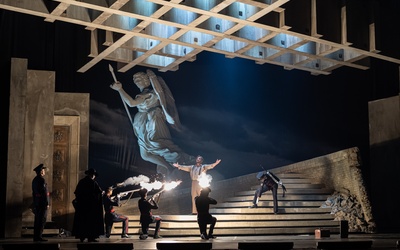 Czy "Tosca" w Operze Wrocławskiej jest antyklerykalna?