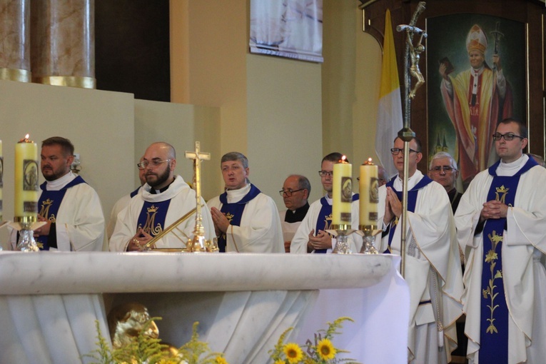 Ciechanów. 25 lat parafii pw. Matki Bożej Fatimskiej