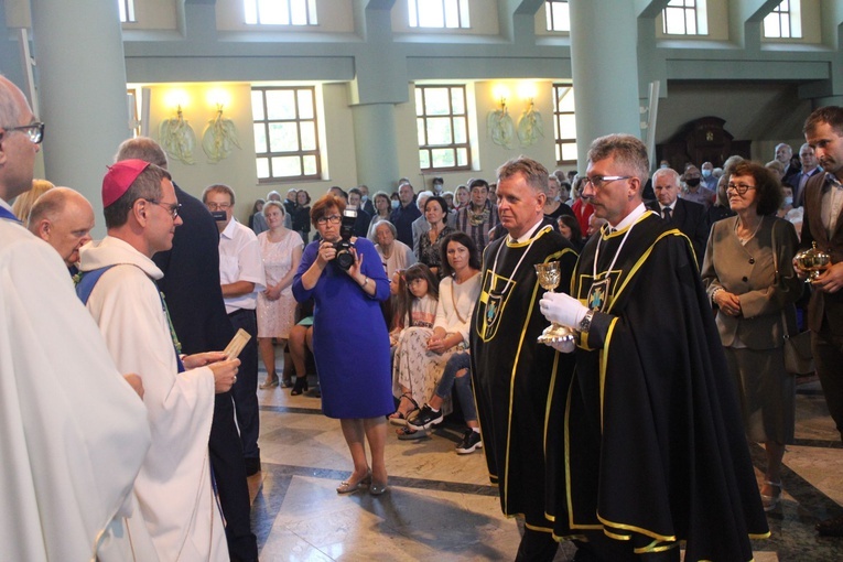 Ciechanów. 25 lat parafii pw. Matki Bożej Fatimskiej