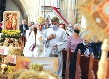 Biskup Adam Bałabuch podczas jednej z uroczystości.