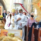 Biskup Adam Bałabuch podczas jednej z uroczystości.