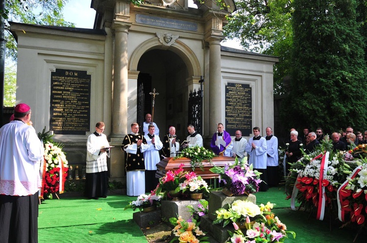 Zdzisław Odnowiciel. Pogrzeb ks. Zdzisława Sochackiego