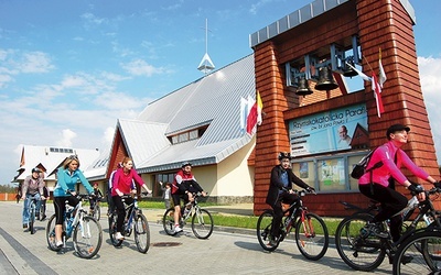 Parafia była organizatorem  m.in. rajdów rowerowych  pod patronatem JP II.