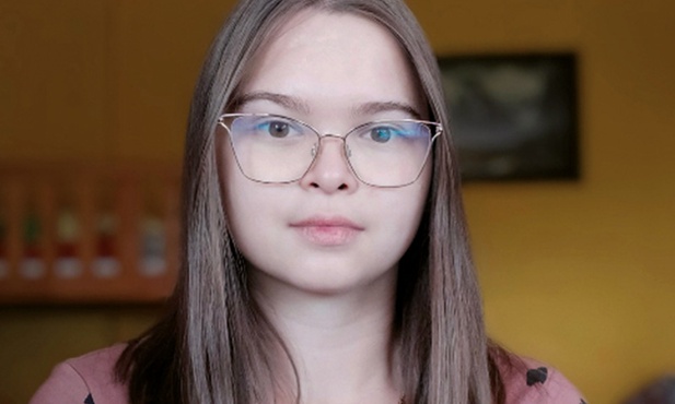 Karolina ma dziś 18 lat.