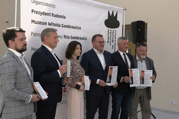 Uczestnicy konferencji od lewej Tomasz Kamiński, Artur Marcinkiewicz, Małgorzata Świątek, Radosław Witkowski, Rafał Rajkowski, wicemarszałek, Tomasz Tyczyński.