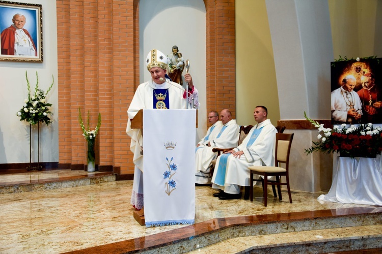 Nowy Sącz. Poświęcenie kaplicy i wręczenie nominacji