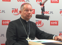 Bp Grzegorz Olszowski: Najpiękniejsza nawet modlitwa nie zastąpi zaangażowanego udziału w Eucharystii