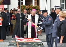 Modlitwa za ojczyznę i poświęcenie sztandaru w Skwierzynie