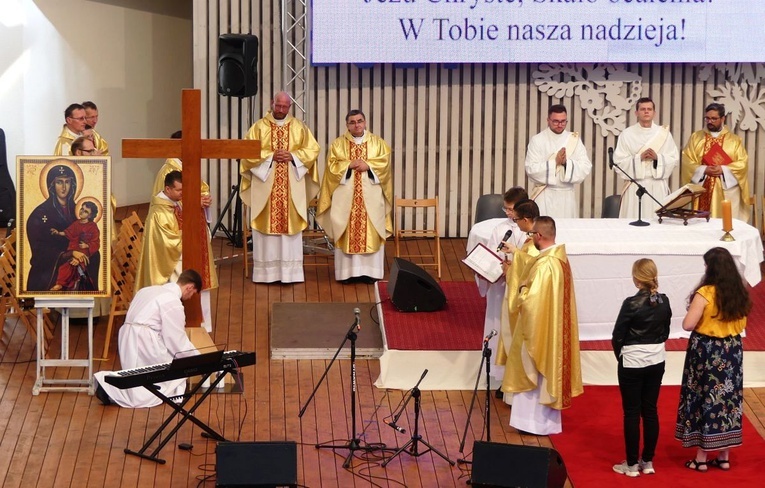 Młodzi w amfiteatrze pod Grojcem w Żywcu - 2021