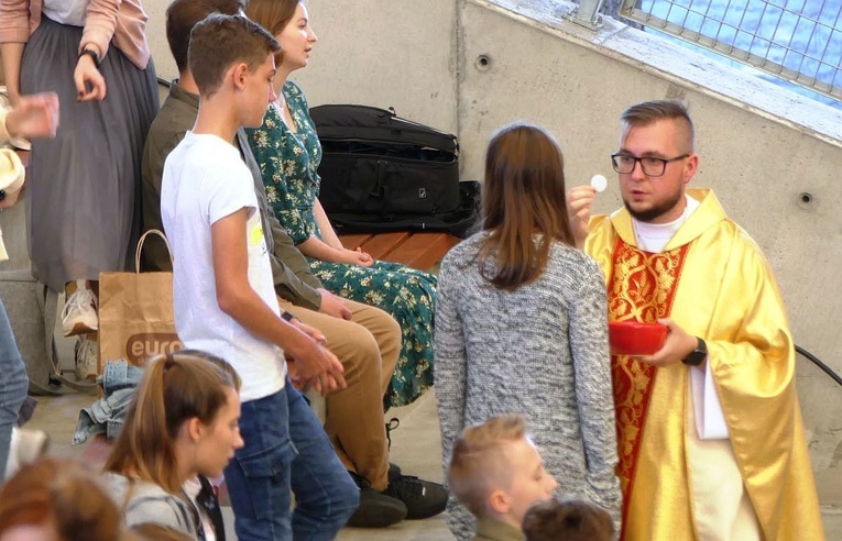 Młodzi w amfiteatrze pod Grojcem w Żywcu - 2021