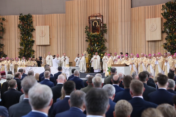 Beatyfikacja kard. Wyszyńskiego i matki Czackiej okiem fotoreporterów