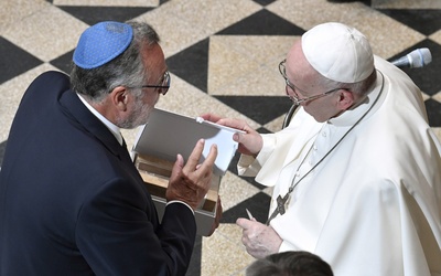 Franciszek spotkał się Ekumeniczną Radą Kościołów Węgier i wspólnotami żydowskimi