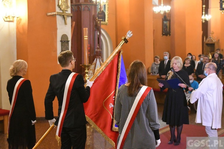 Poświęcenie sztandaru Lubuskiej Okręgowej Izby Aptekarskiej z Zielonej Góry