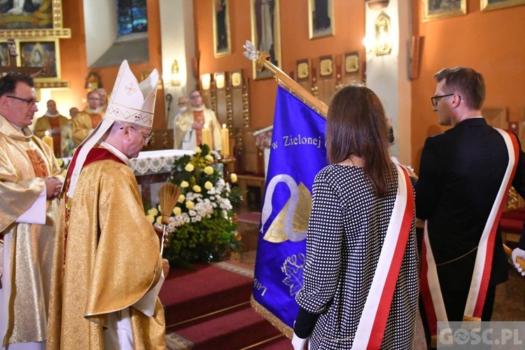 Poświęcenie sztandaru Lubuskiej Okręgowej Izby Aptekarskiej z Zielonej Góry