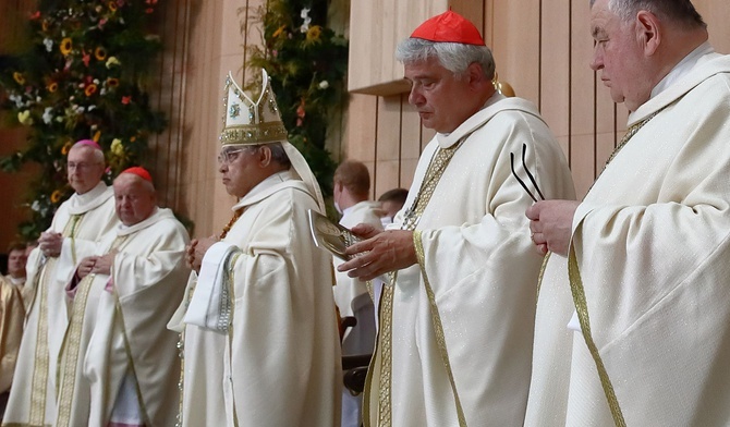 Polsko, Narodzie Maryjny, ziemio świętych i błogosławionych! Homilia beatyfikacyjna