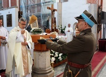 Hetmańska buława dla Matki Bożej