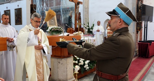 Hetmańska buława dla Matki Bożej