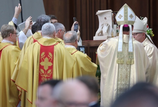 Beatyfikacja kard. Wyszyńskiego i matki Czackiej okiem fotoreporterów