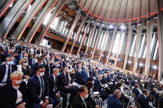 Beatyfikacja kard. Wyszyńskiego i matki Czackiej okiem fotoreporterów