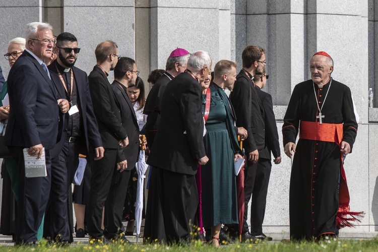 Prezydent Andrzej Duda z małżonką wśród świadków beatyfikacji