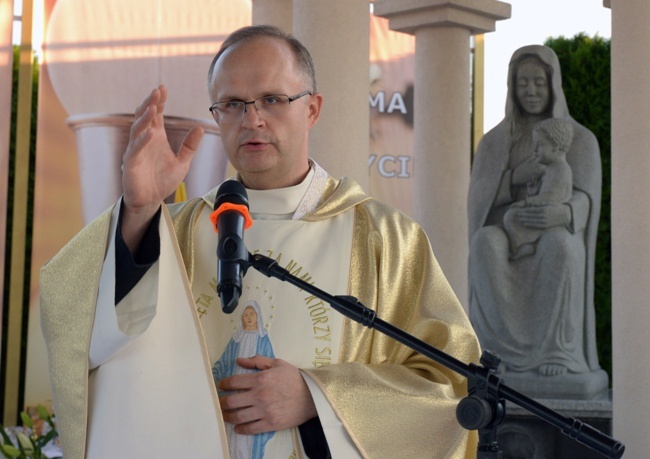 Ceramiczna płytka z kard. Stefanem Wyszyńskim